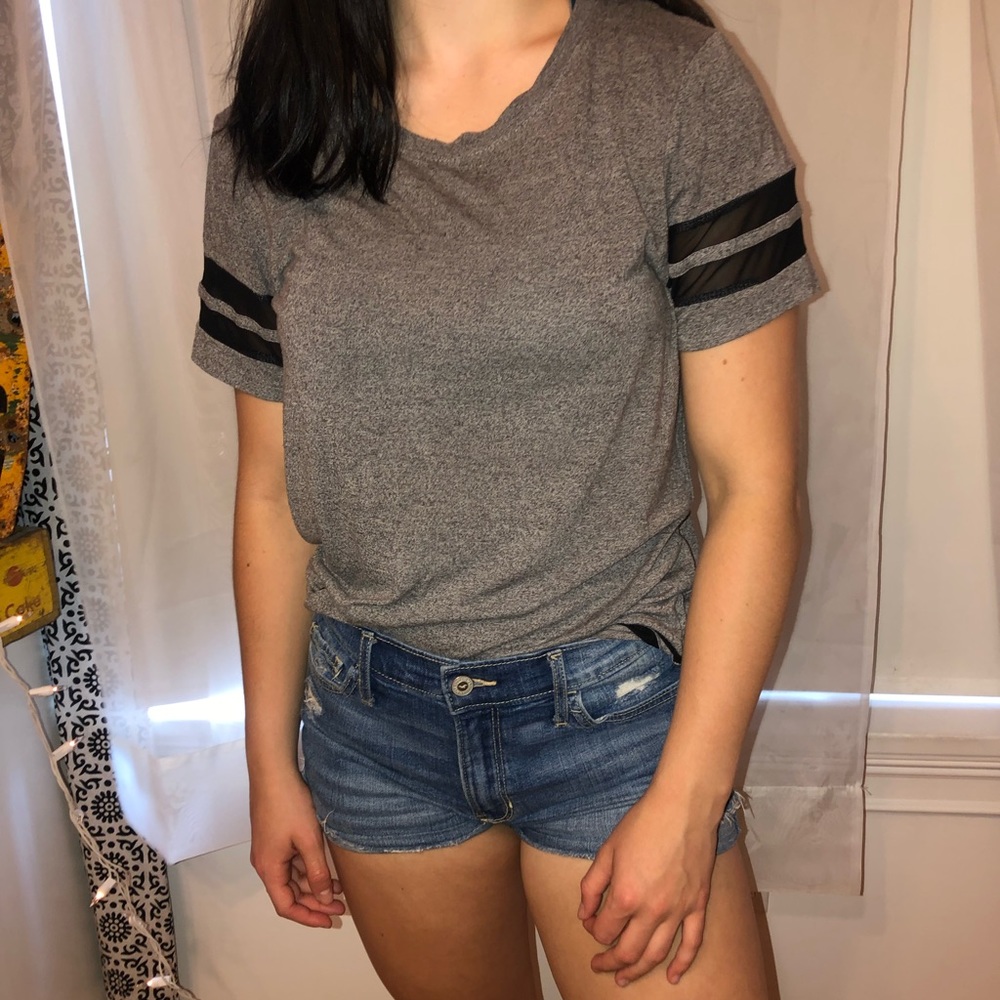 h&m tee shirt